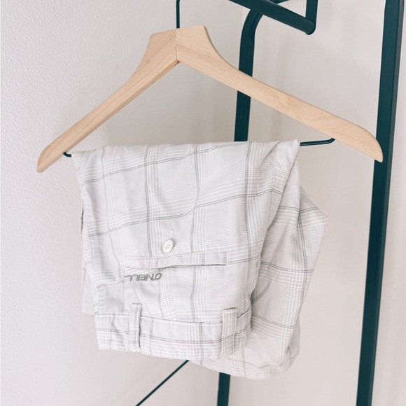 O’Neill plaid shorts - Picture 1 of 7